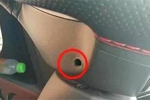 交警提醒：方向盤下有個(gè)小機(jī)關(guān)，作用很大！