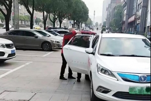 從自主創(chuàng)業(yè)到萬順叫車司機(jī)共創(chuàng)人，換個(gè)舞臺(tái)堅(jiān)持優(yōu)秀